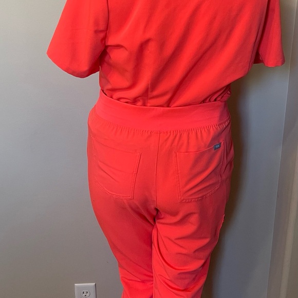 Figs Scrub Set - Picture 2 of 2